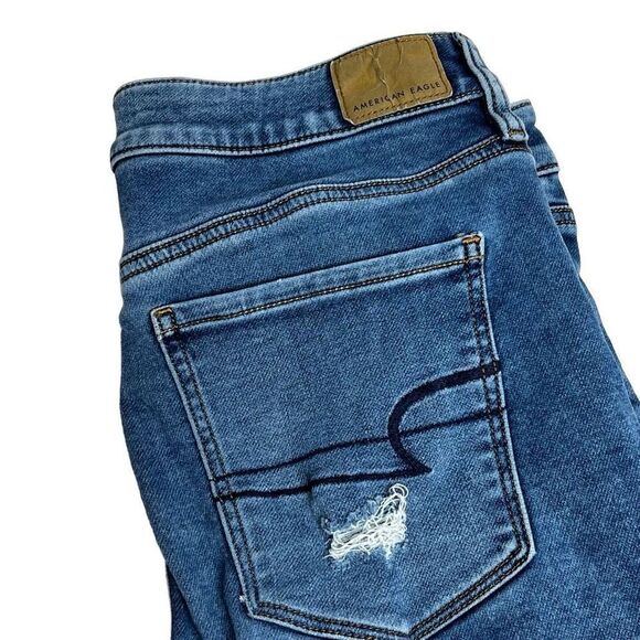 American Eagle light wash distressed high rise jegging size 14 - Picture 13 of 15